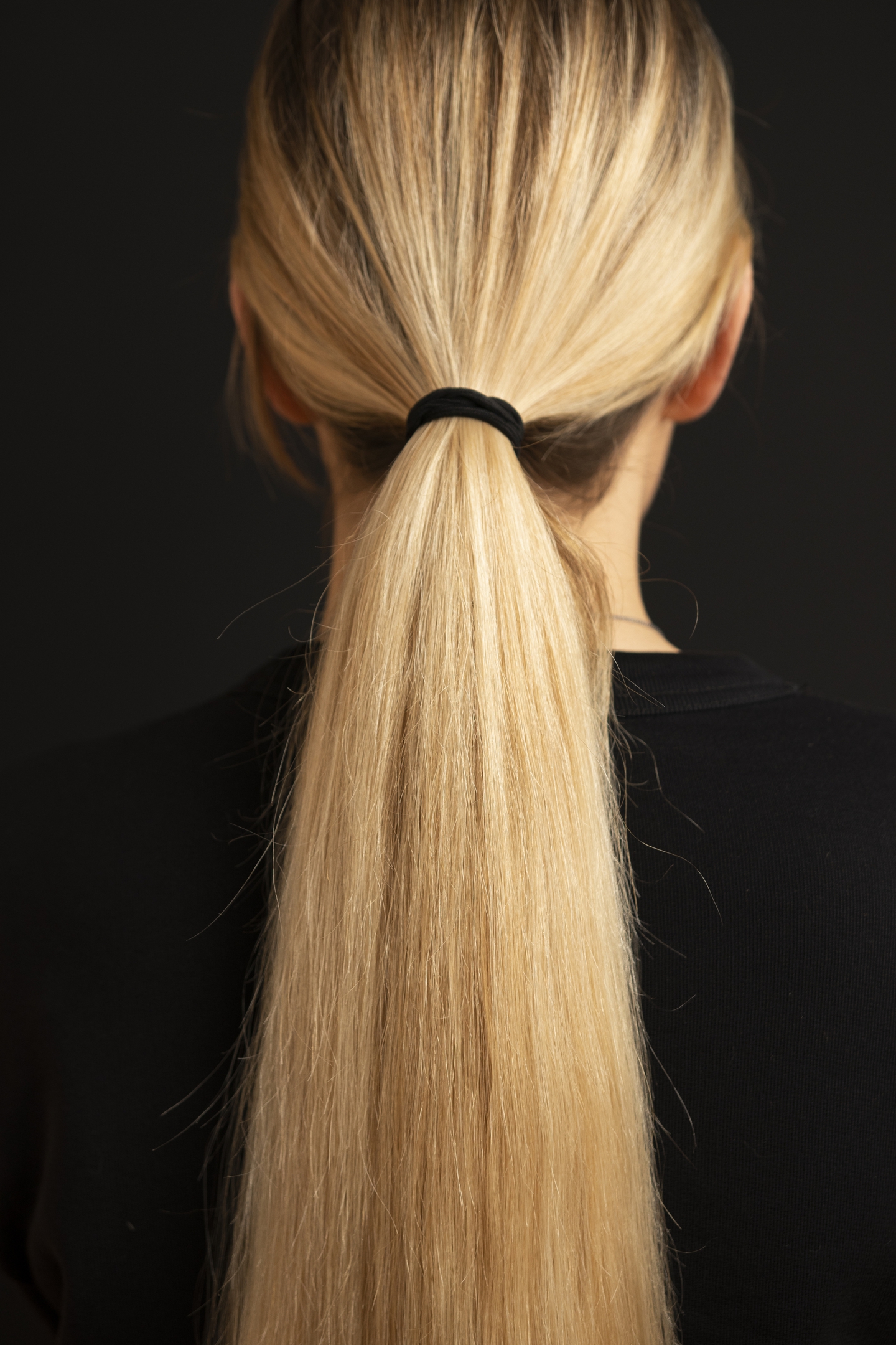 blonde pony tail