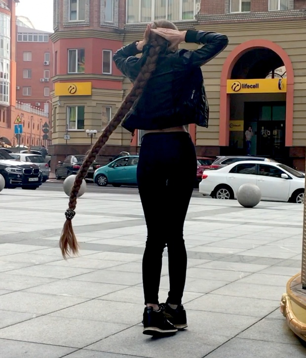 VIDEO - Long hair amusement