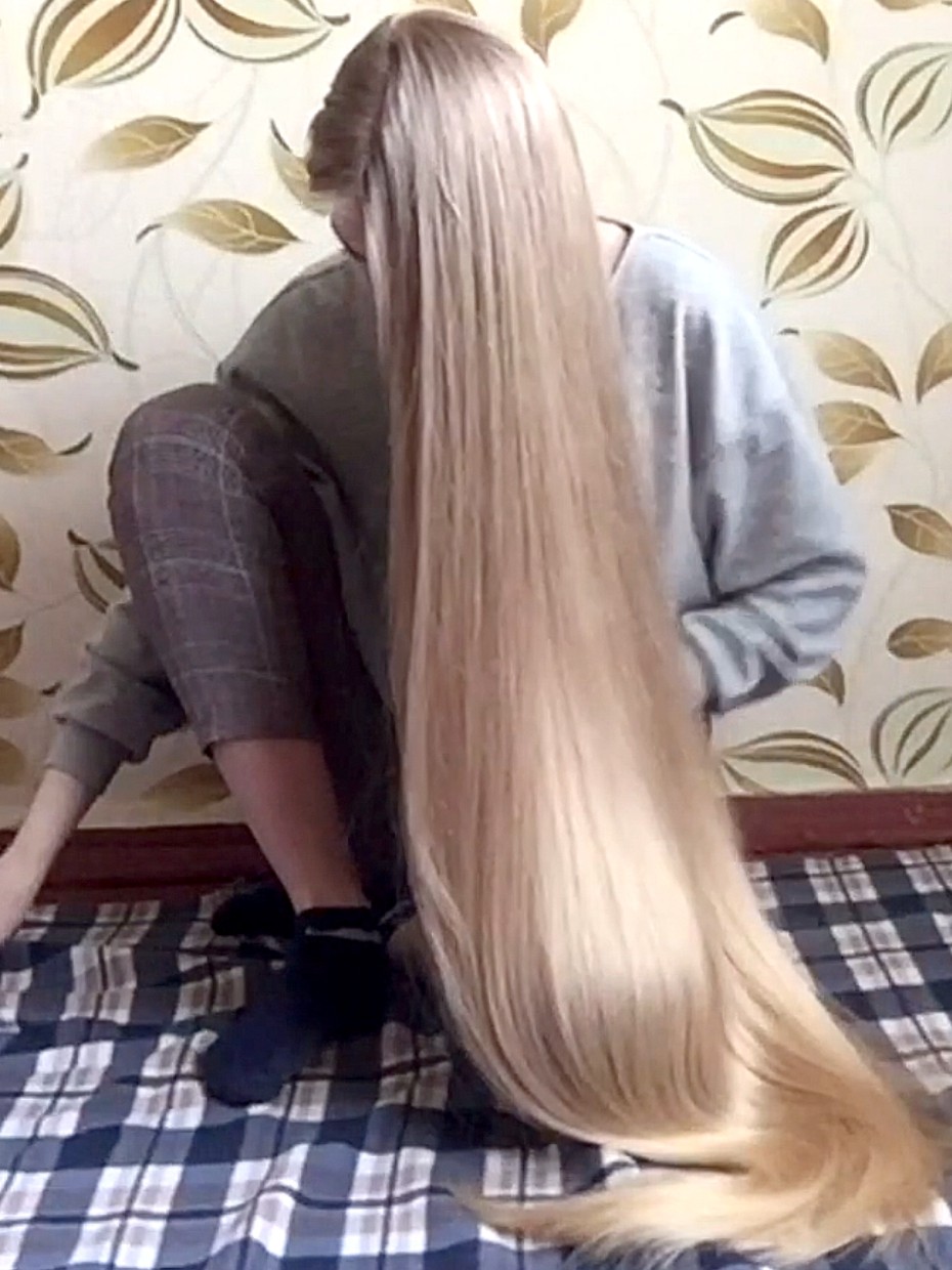 Video Christina S Floor Show Realrapunzels