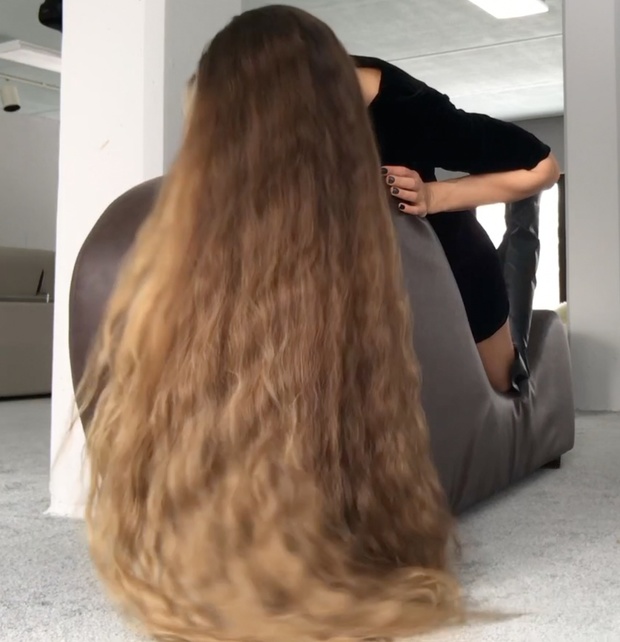VIDEO - Perfect hair, perfect chair