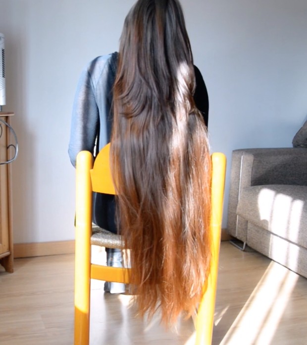 VIDEO - Premium thigh length hair chair play