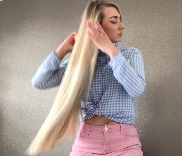 VIDEO - Cora