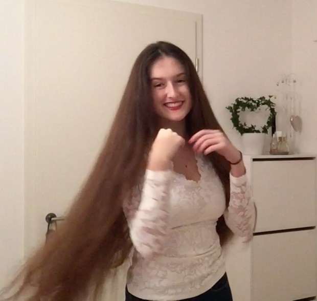 VIDEO - Young classic length brunette 2