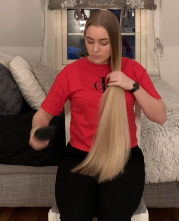PHONE VIDEO - Swedish blonde in red