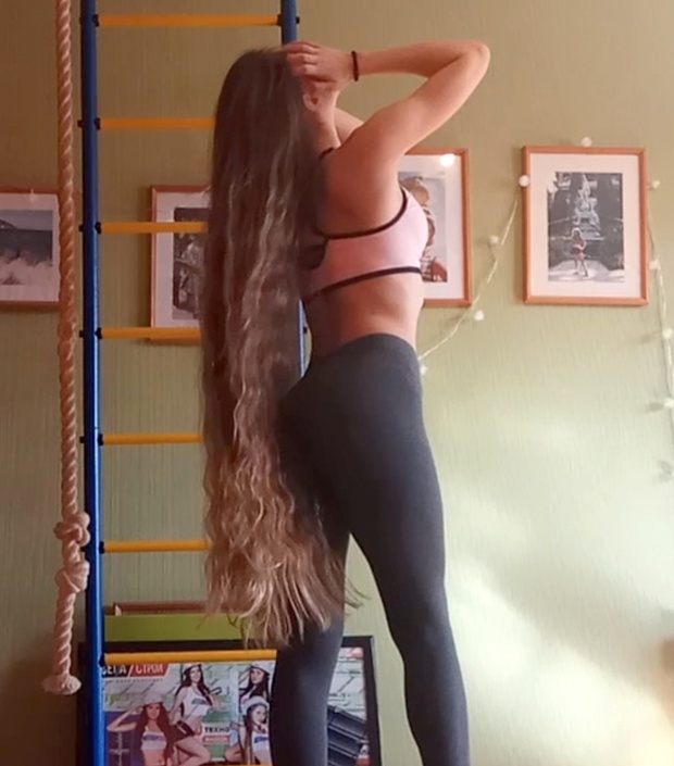 VIDEO - Young and fit