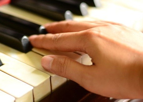 Easy Piano Tutor
