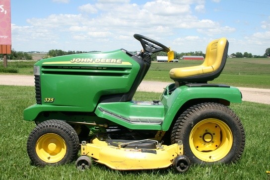 John Deere 325, 335 and 345 Lawn and Garden Tractors Service Repair Technical Manual