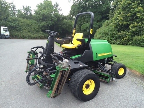 John Deere 3215(A), 3215B, 3225B, 3235(A) and 3235B Lightweight Fairway Mower Technical Manual