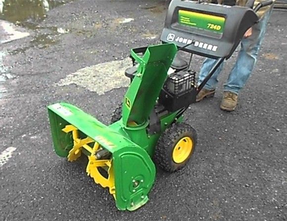 John Deere 524D, 724D, 826D, 828D, and 1032D Walk-Behind Snowblowers Service Repair Technical Manual