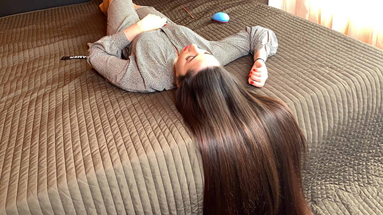 Hair play on the bed bun drop 4к 9.27 minutes 022Mila