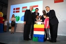 LDR-620-O500 Week 2 DQ 2 - The LEGO Group: A Socially Conscious Organization PowerPoint Presentation