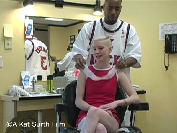 Kat's Barbershop Headshave