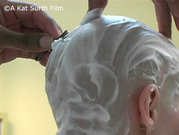 Kat's Barbershop Headshave