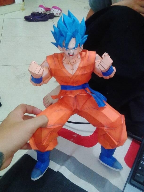 Papercraft -GOKU Super Saiyan Blue