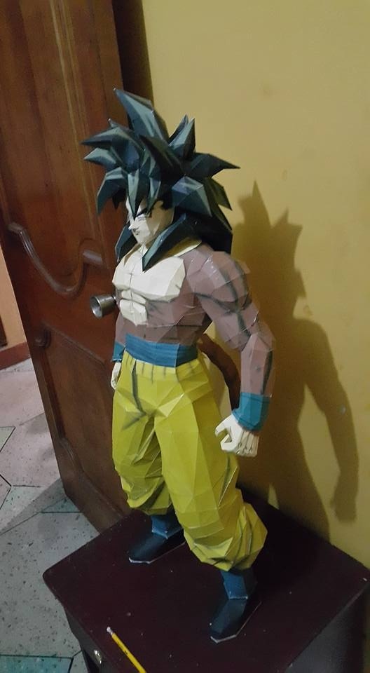 papercraft Goku Ssj 4
