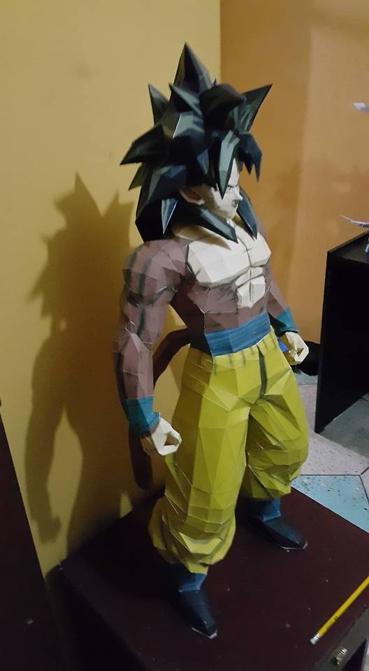 papercraft Goku Ssj 4