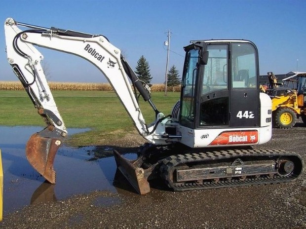 Bobcat 442 Compact Excavator Service Repair Manual (S/N ADBR11001 & Above, S/N ADBS11001 & Above)