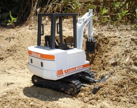 Bobcat X225 Hydraulic Excavator Service Repair Workshop Manual DOWNLOAD (S/N 508312000 & Above)