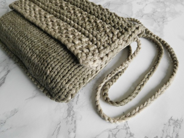 Delphi Series. Khaki Stripe.