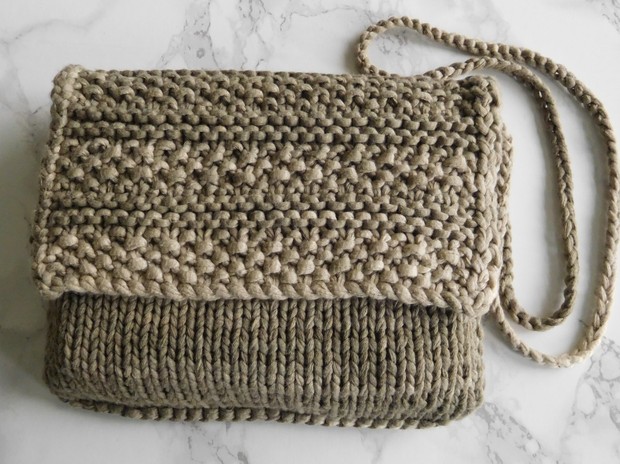 Delphi Series. Khaki Stripe.