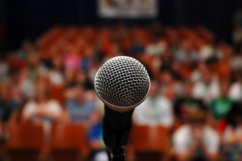 PUBLIC SPEAKING - (How To Give Presentations That Gain Standing Ovations)